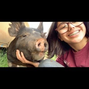 Meet your Posher, Ariana